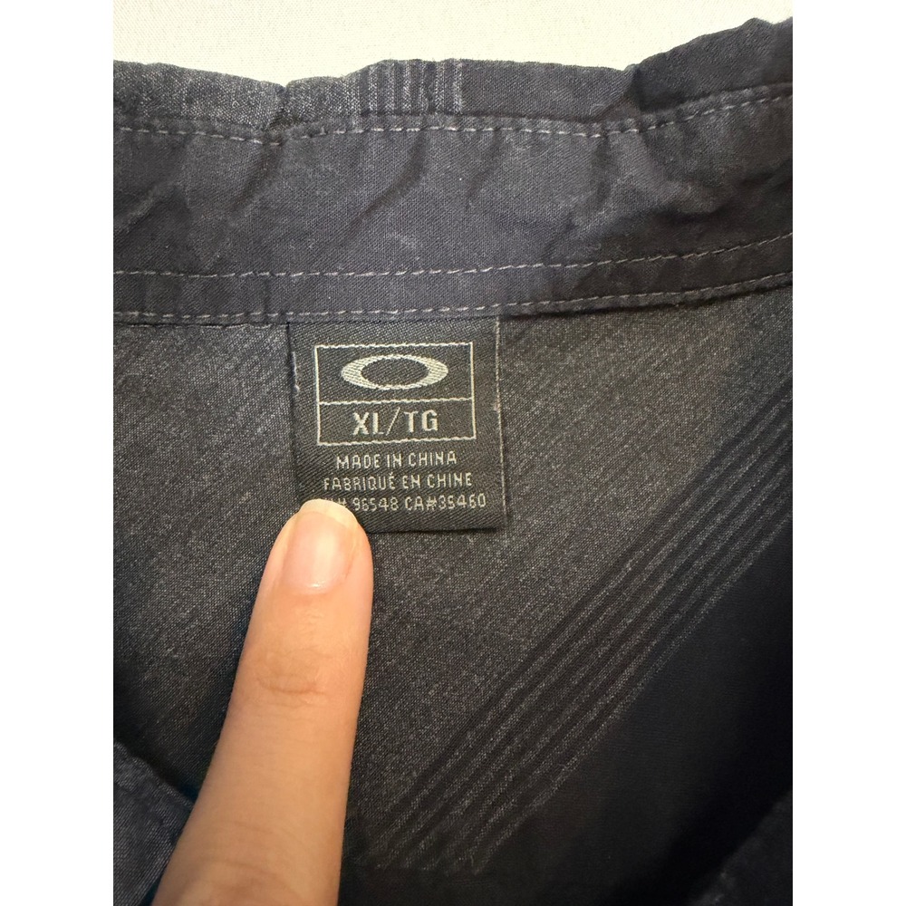 Oakley Mens XL Short Sleeve Button Down Shirt Black Grey Striped Cotton Logo - Picture 4 of 5